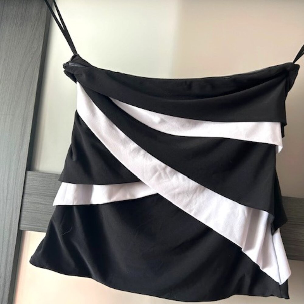 Strapless Black and white top with side zipper
